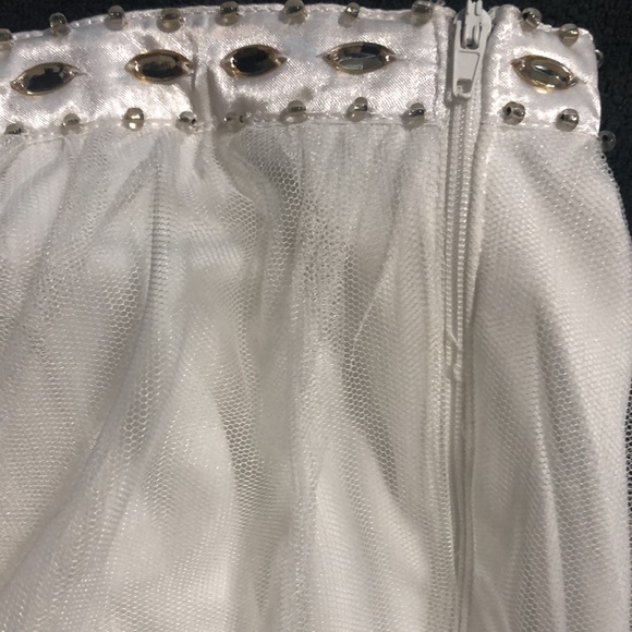 (146)- 💛TWO PIECE 🌸Formal Gold/White Top White Sheer Skirt🤩 - Picture 7 of 7
